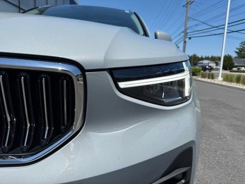 Certified 2025 Volvo XC40 B5 Plus AWD/4WD image 8