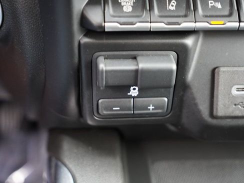 Certified 2022 Chevrolet Silverado 2500 LTZ w/ LTZ Plus Package image 34