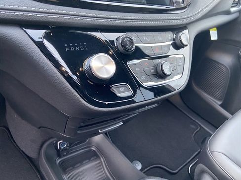 New 2026 Chrysler Pacifica Select image 19