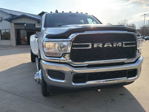Used 2022 RAM 3500 Tradesman image 34