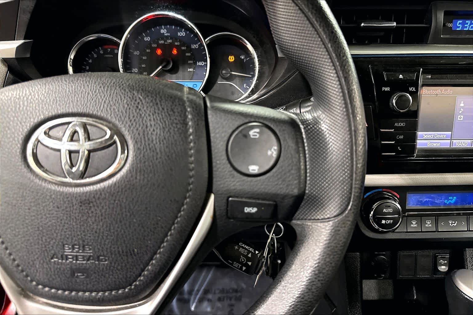Used 2015 Toyota Corolla LE FWD image 24