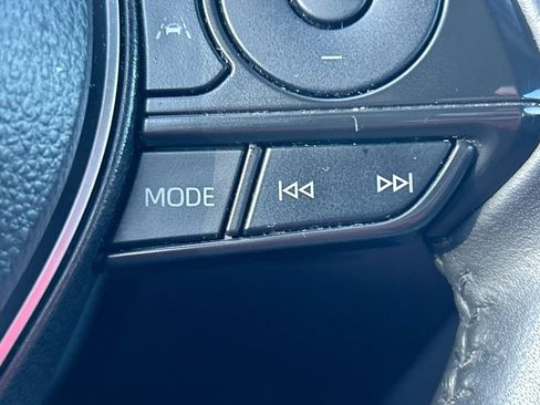 Used 2025 Toyota Corolla Cross AWD Hybrid w/ Convenience Package image 17