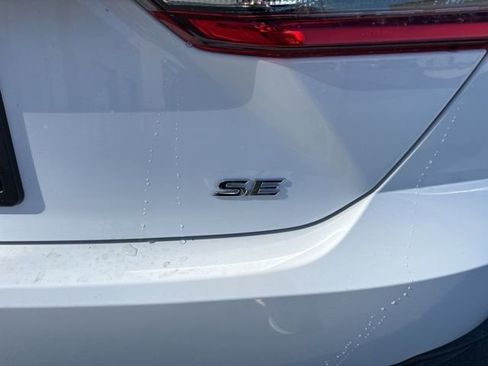 New 2026 Toyota Camry SE image 9