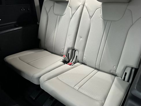 Used 2022 Kia Sorento EX w/ Panoramic Sunroof Package image 19