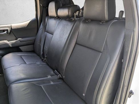 Used 2022 Toyota Tacoma TRD Sport w/ TRD Premium Sport Package AWD/4WD image 18