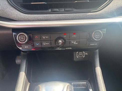 Used 2022 Jeep Compass Latitude AWD/4WD image 23