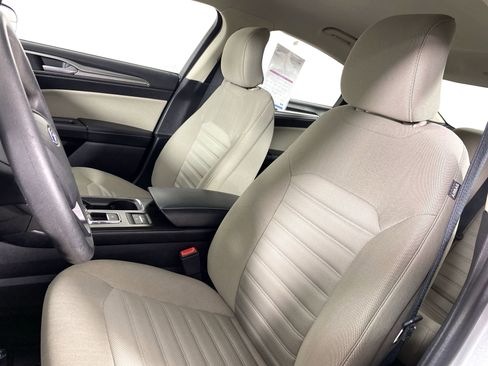 Used 2018 Ford Fusion S image 16