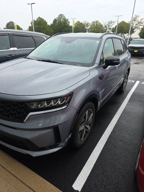 Certified 2022 Kia Sorento S FWD image 1