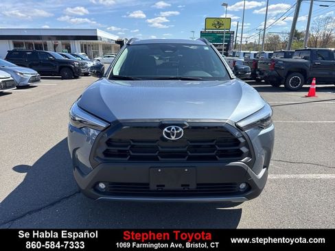 Used 2026 Toyota Corolla Cross XLE image 2