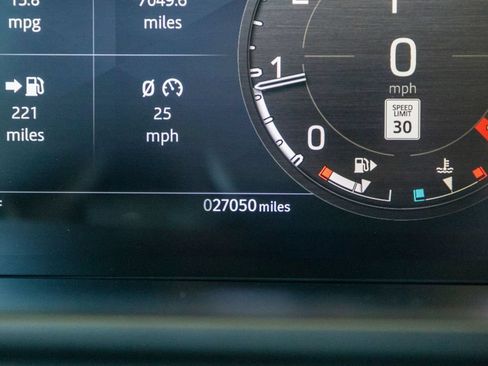 Used 2023 Land Rover Defender 110 V8 AWD/4WD image 17