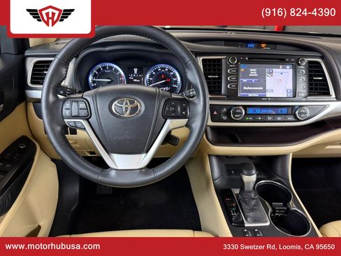 Used 2015 Toyota Highlander XLE AWD/4WD image 21