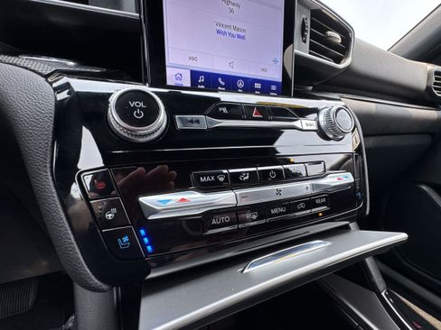 Used 2024 Ford Explorer ST w/ Equipment Group 401A image 18