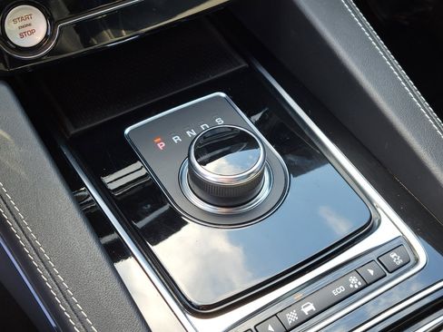 Used 2019 Jaguar F-PACE R-Sport AWD/4WD image 29