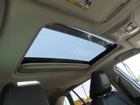 Used 2021 Toyota RAV4 XLE Premium image 14