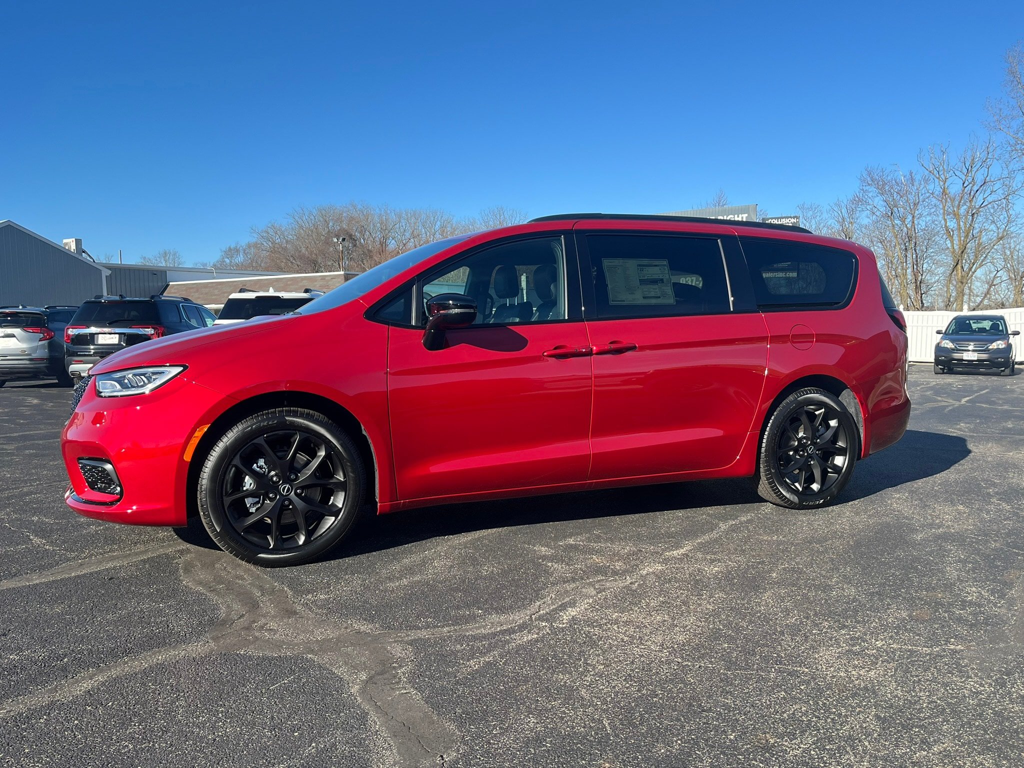 New 2026 Chrysler Pacifica Select w/ S Appearance Package FWD image 6