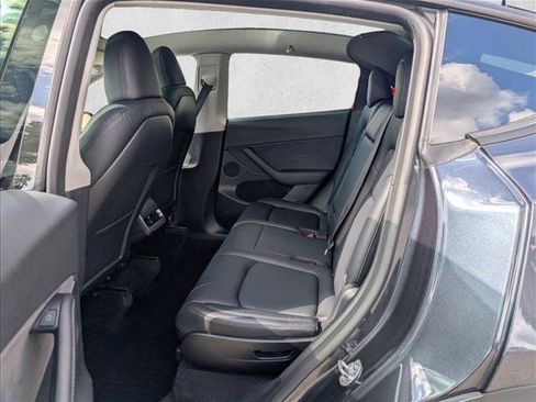 Used 2024 Tesla Model Y Long Range AWD/4WD image 18