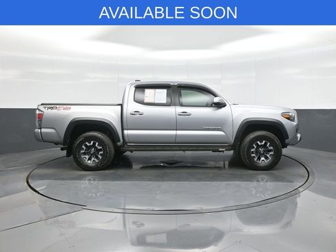 Used 2021 Toyota Tacoma TRD Off-Road w/ TRD Premium Off Road Package image 8