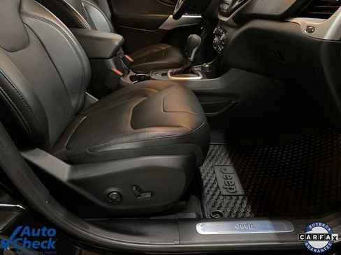 Used 2017 Jeep Cherokee Overland w/ Technology Group image 78