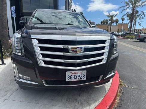 Used 2018 Cadillac Escalade ESV Premium Luxury image 30
