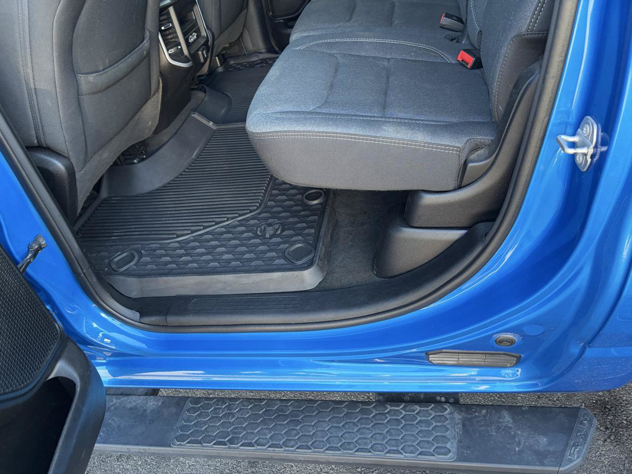 Used 2020 RAM 1500 Big Horn AWD/4WD image 36