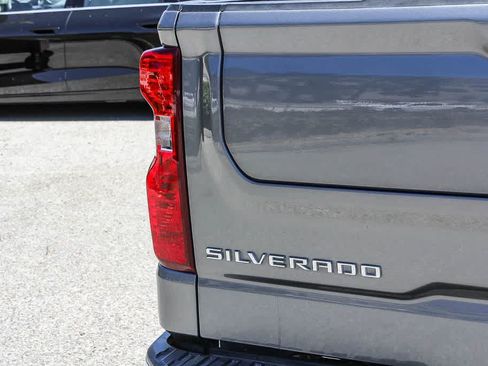 Used 2021 Chevrolet Silverado 1500 LT w/ Convenience Package II AWD/4WD image 11