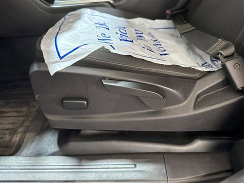 Used 2022 Chevrolet Colorado LT w/ Fleet Safety Package image 18