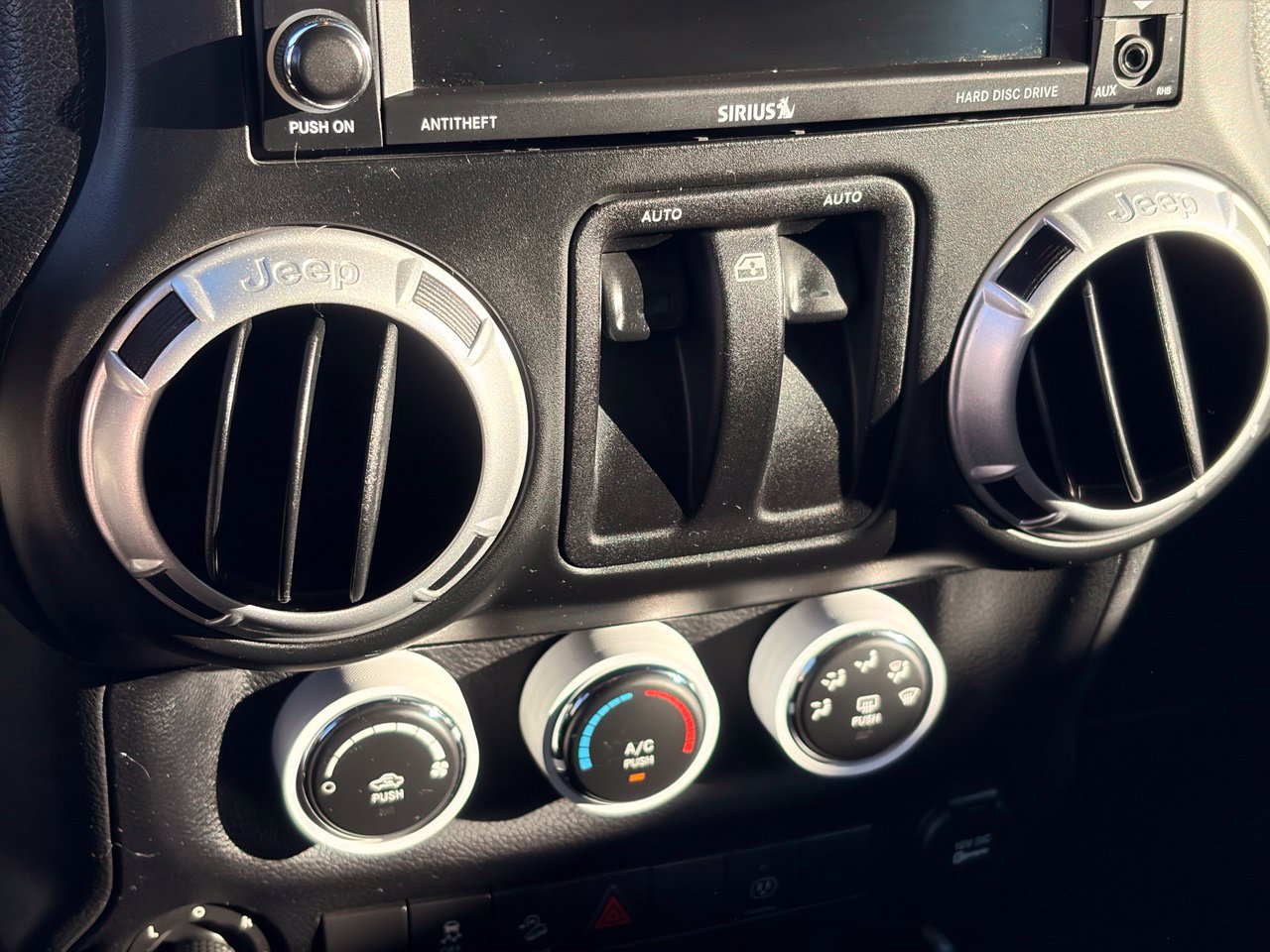 Used 2014 Jeep Wrangler Rubicon w/ Power Convenience Group AWD/4WD image 20