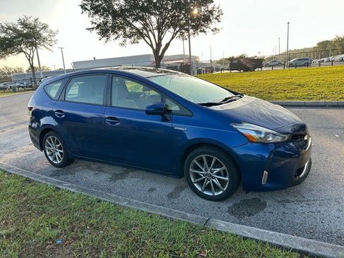 Used 2017 Toyota Prius V Five w/ Advanced Technology Package FWD image 8