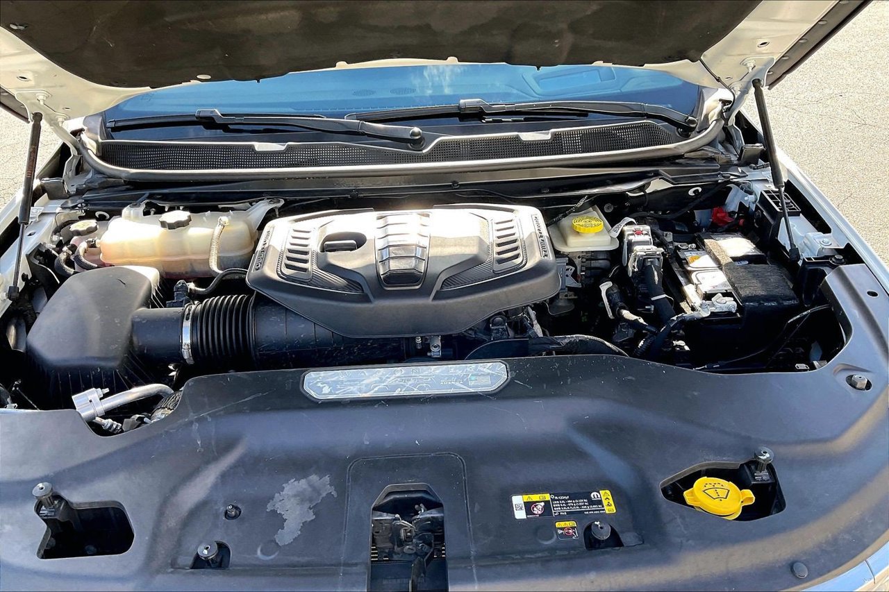 Used 2024 Jeep Wagoneer Series III AWD/4WD image 38