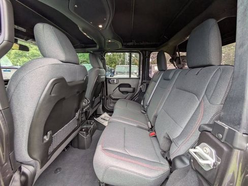 New 2025 Jeep Wrangler Unlimited Rubicon image 12
