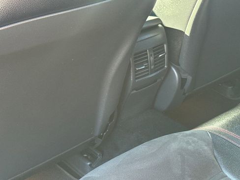 Used 2016 Mercedes-Benz CLA 250 image 36