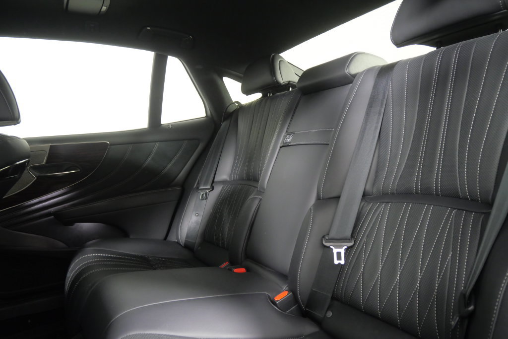 Used 2021 Lexus LS 500 w/ Interior Upgrade Package RWD image 20