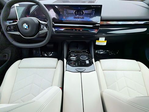 New 2027 BMW 530i RWD image 16