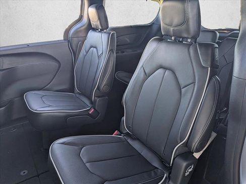 New 2026 Chrysler Pacifica Limited w/ Uconnect Theater Family Group FWD image 16