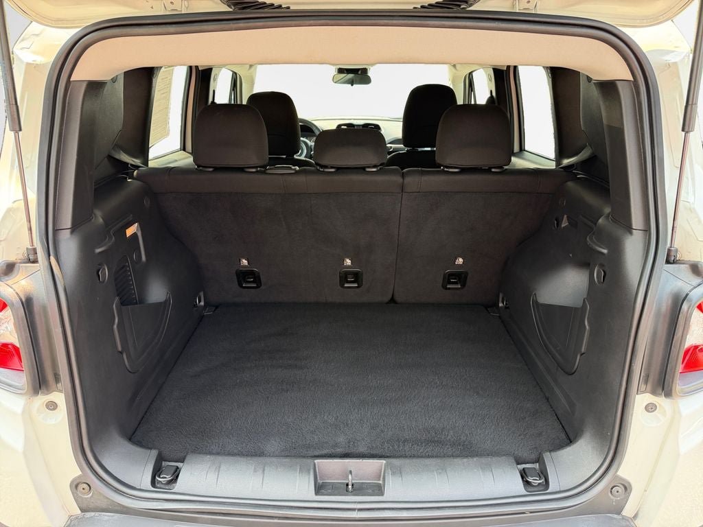 Used 2023 Jeep Renegade Latitude AWD/4WD image 24