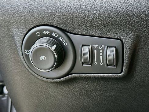 Used 2022 Jeep Compass Altitude image 25