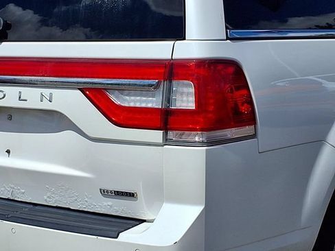 Used 2016 Lincoln Navigator L Select AWD/4WD image 30
