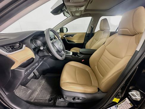Used 2021 Toyota RAV4 XLE Premium AWD/4WD image 13