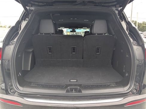 Used 2024 Buick Enclave Premium image 9