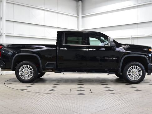 Used 2022 Chevrolet Silverado 2500 High Country w/ Z71 Off-Road Package AWD/4WD image 9