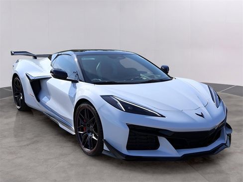 Used 2024 Chevrolet Corvette Z06 w/ Z07 Performance Package image 11