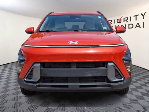 Used 2024 Hyundai Kona SEL FWD image 2