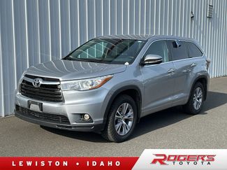 Used 2016 Toyota Highlander Plus AWD/4WD video 1
