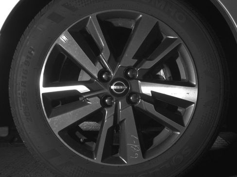 Used 2025 Nissan Versa SV FWD image 13