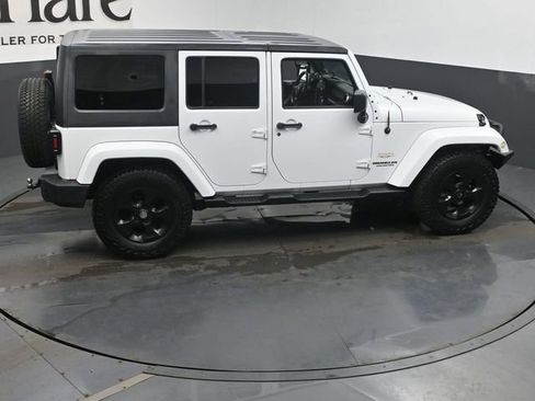 Used 2013 Jeep Wrangler Unlimited Sahara w/ Dual Top Group AWD/4WD image 38