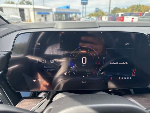 New 2026 Chevrolet Suburban Premier image 12