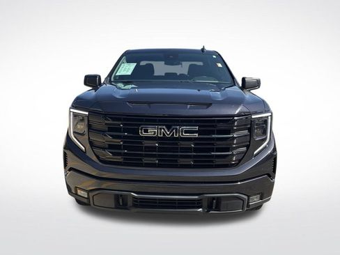 Used 2023 GMC Sierra 1500 Elevation RWD image 2