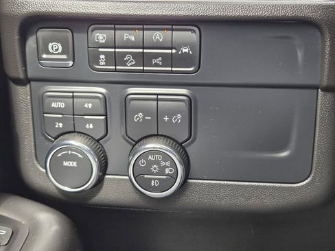 Used 2025 Chevrolet Tahoe Z71 AWD/4WD image 22