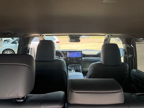 Used 2024 Lexus GX 550 AWD/4WD image 10