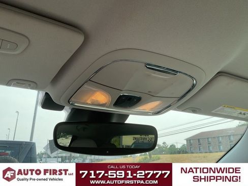 Used 2019 Jeep Cherokee Limited w/ Technology Group FWD image 29